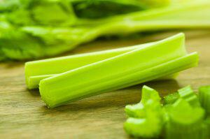 alimenti poco calorici - alimenti con poche calorie: il sedano